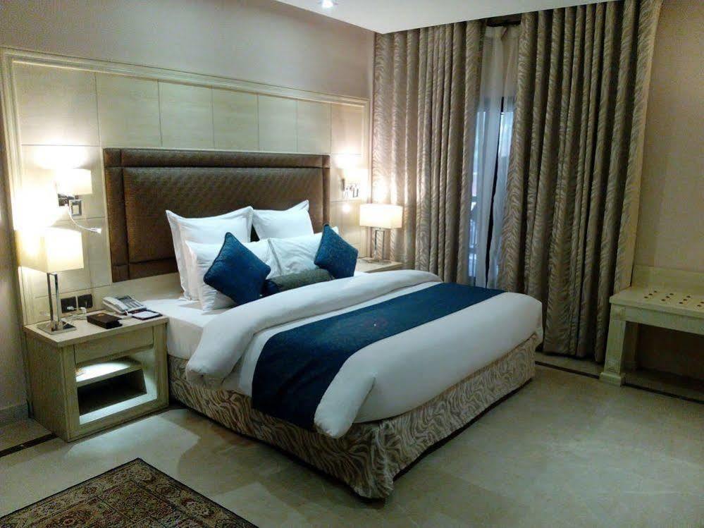 Chinar Family Resort Бурбан Екстериор снимка